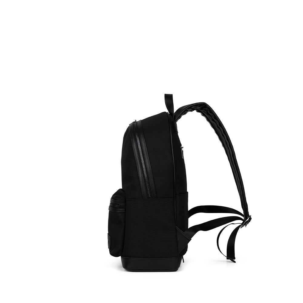 The Logan – Backpack in Black Canvas