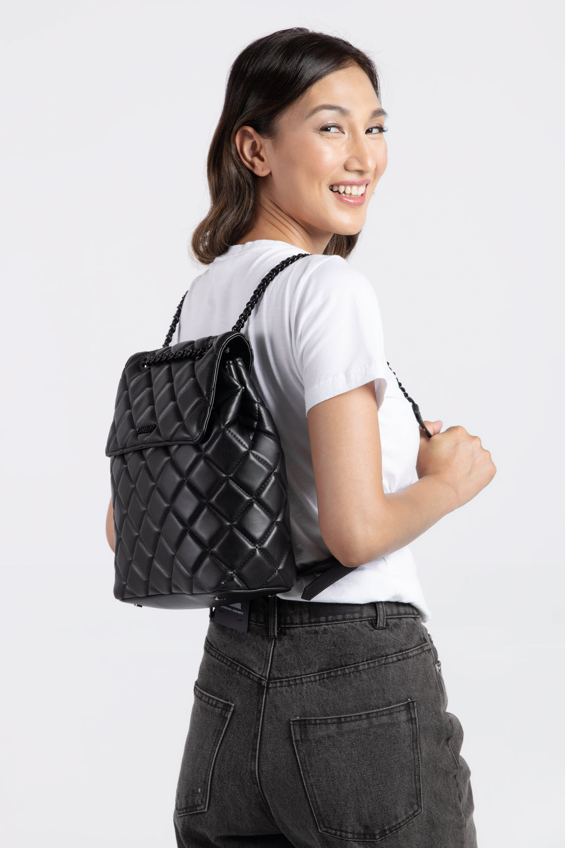 Le Sadie - Sac à dos matelassé en cuir vegan noir